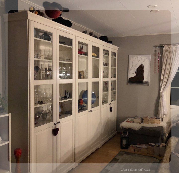 Jernbanefruas nye skap. 