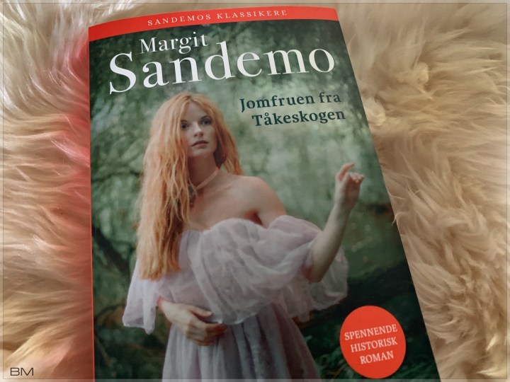 Jomfruen fra Tåkeskogen av Margit Sandemo 
