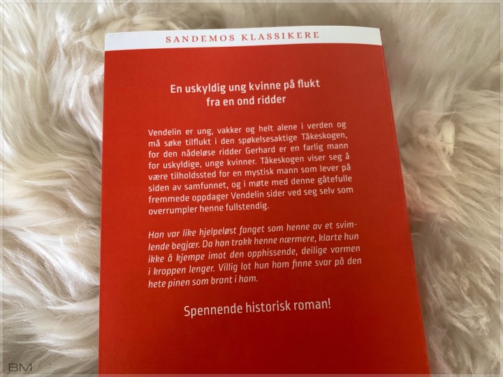 Margit Sandemo. Jomfruen fra Tåkeskogen 